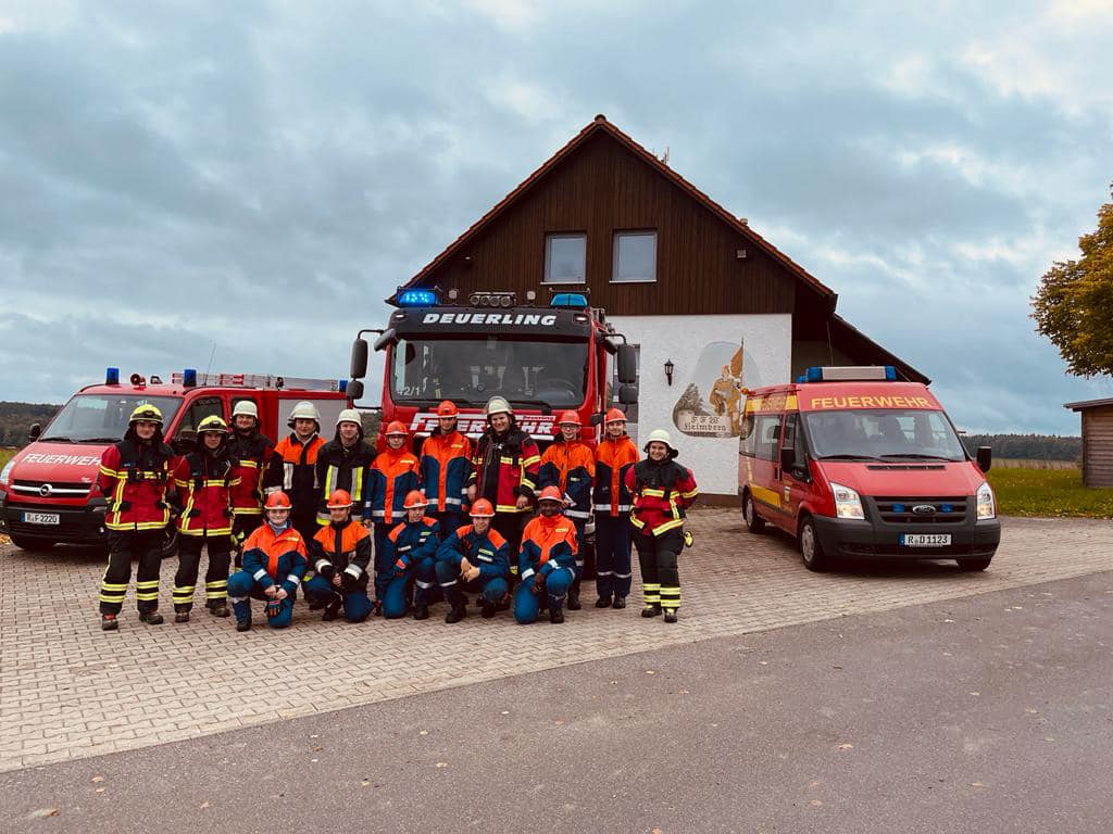 Jugendliche bei der Jugendfeuerwehr Deuerling
