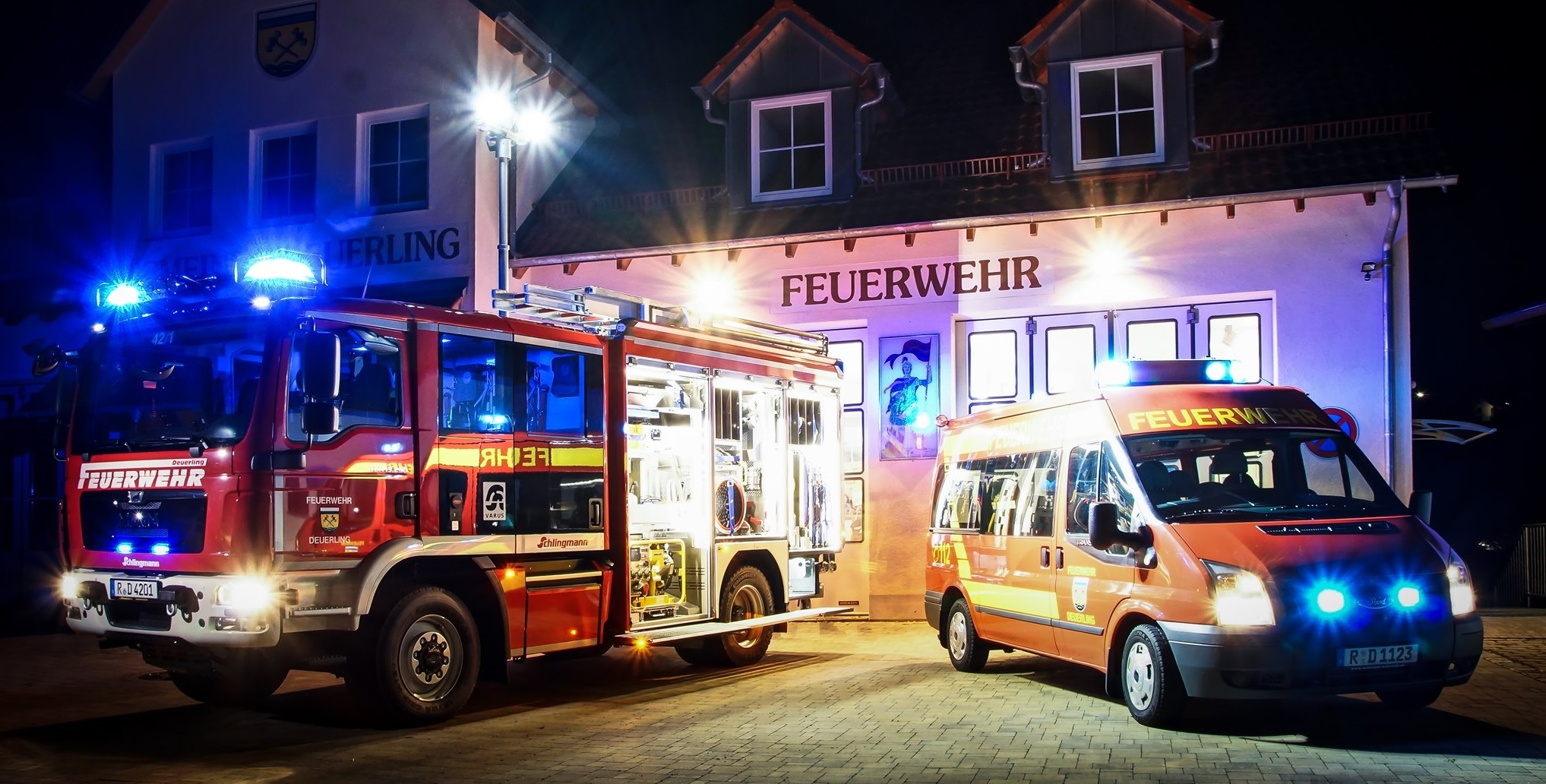 Freiwillige Feuerwehr Deuerling - Feuerwehrfahrzeuge und Mannschaft