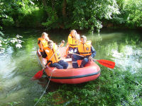 Jugendfeuerwehr bei Bootsfahrt auf der Laaber